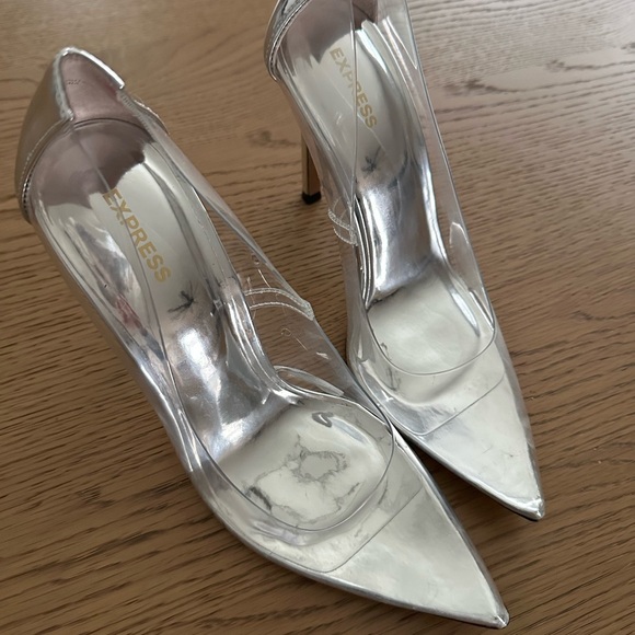 EXPRESS Classic Clear Pointed Toe Pumps women’s size 9 but run like a true 8 - Picture 2 of 4